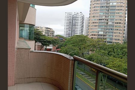 Apartamento para alugar com 71m², 1 quarto e 1 vagaVaranda