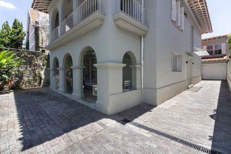 Casa para alugar com 450m², 4 quartos e 6 vagas