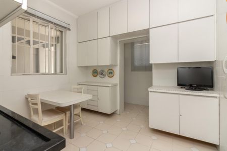 Casa para alugar com 450m², 4 quartos e 6 vagas
