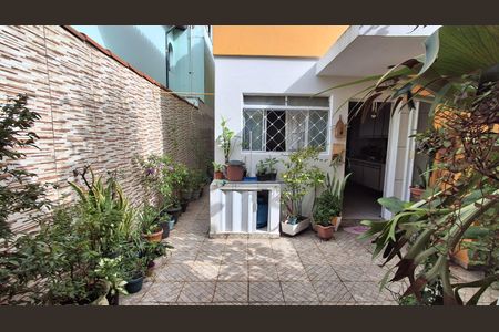 Casa à venda com 160m², 3 quartos e 2 vagasQuintal