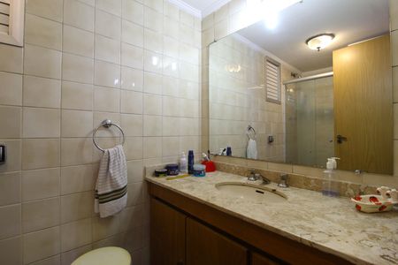 Apartamento para alugar com 130m², 3 quartos e 2 vagasBanheiro Social