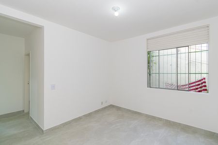 Sala de apartamento para alugar com 2 quartos, 50m² em Irajá, Rio de Janeiro