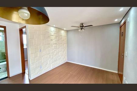 Sala de apartamento para alugar com 2 quartos, 42m² em Água Chata, Guarulhos