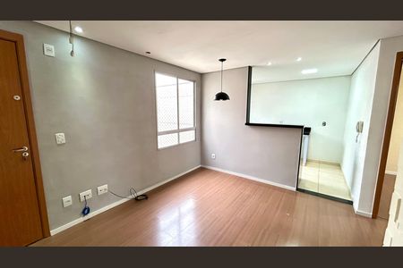 Sala de apartamento para alugar com 2 quartos, 42m² em Água Chata, Guarulhos