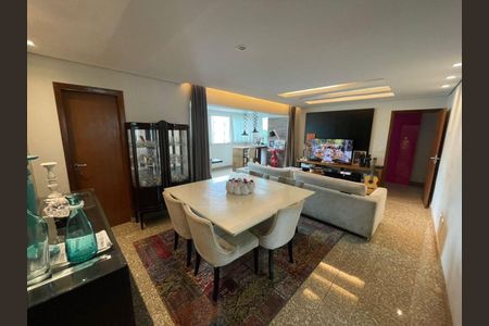 Apartamento para alugar com 132m², 4 quartos e 2 vagas