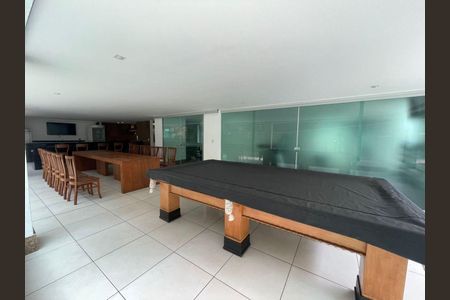 Apartamento para alugar com 132m², 4 quartos e 2 vagas