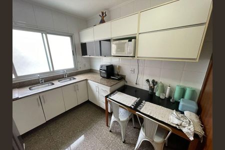 Apartamento para alugar com 132m², 4 quartos e 2 vagas