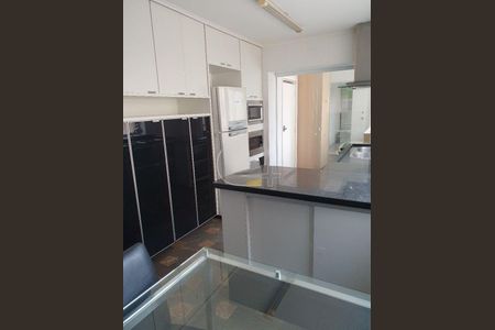 Apartamento para alugar com 130m², 3 quartos e 1 vaga