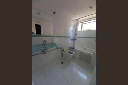 Apartamento para alugar com 130m², 3 quartos e 1 vaga