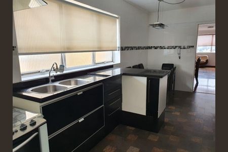 Apartamento para alugar com 130m², 3 quartos e 1 vaga