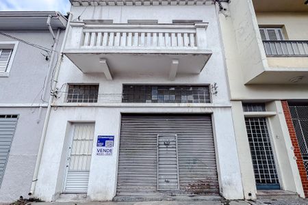 Casa à venda com 150m², 1 quarto e 3 vagas Casa à venda com 150m², 1 quarto e 3 vagasFachada
