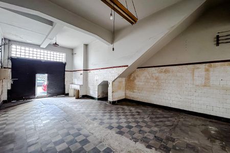 Casa à venda com 150m², 1 quarto e 3 vagas Casa à venda com 150m², 1 quarto e 3 vagasGaragem