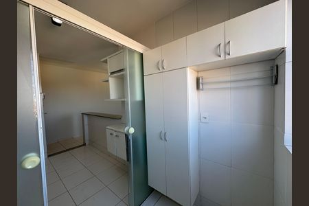 Apartamento à venda com 67m², 3 quartos e 1 vagaÁrea de serviço 