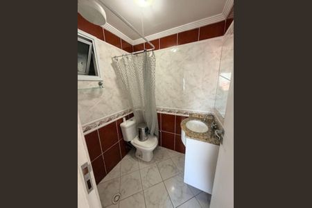Banheiro de apartamento para alugar com 2 quartos, 58m² em Canto do Forte, Praia Grande