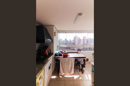 Apartamento à venda com 75m², 3 quartos e 1 vaga Apartamento à venda com 75m², 3 quartos e 1 vagaVaranda