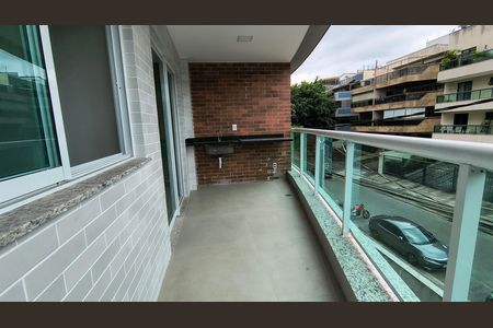 Apartamento à venda com 80m², 3 quartos e 2 vagas Apartamento à venda com 80m², 3 quartos e 2 vagasVaranda
