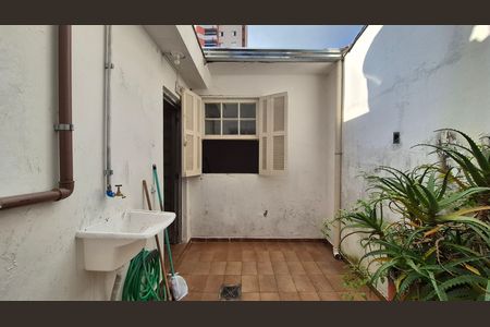 Casa para alugar com 144m², 2 quartos e 1 vaga Casa para alugar com 144m², 2 quartos e 1 vagaLavanderia