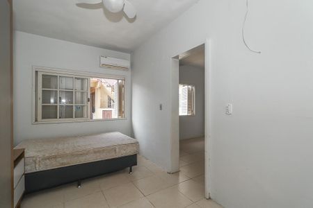 Quarto Suíte de casa para alugar com 2 quartos, 73m² em Sarandi, Porto Alegre