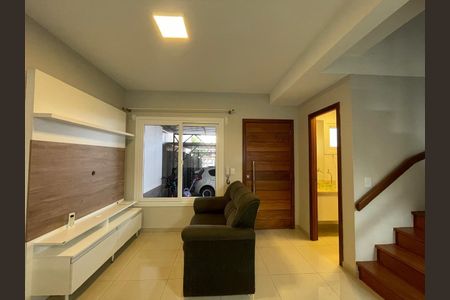 Casa de condomínio à venda com 84m², 2 quartos e 1 vaga