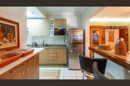 Casa de condomínio à venda com 188m², 3 quartos e 2 vagasCozinha 