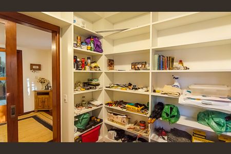 Casa de condomínio à venda com 188m², 3 quartos e 2 vagasEscritório