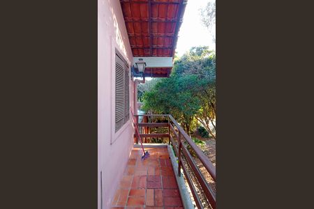 Casa de condomínio à venda com 188m², 3 quartos e 2 vagasSacada 