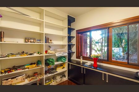 Casa de condomínio à venda com 188m², 3 quartos e 2 vagasEscritório