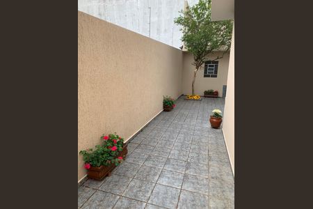Casa para alugar com 408m², 4 quartos e 4 vagas Casa para alugar com 408m², 4 quartos e 4 vagasÁrea externa
