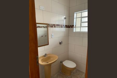 Casa para alugar com 408m², 4 quartos e 4 vagas Casa para alugar com 408m², 4 quartos e 4 vagasBanheiro