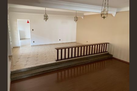 Sala de casa para alugar com 4 quartos, 408m² em Vila Ipiranga, Mogi das Cruzes