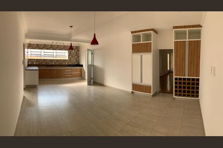 Casa para alugar com 408m², 4 quartos e 4 vagas Casa para alugar com 408m², 4 quartos e 4 vagasCozinha