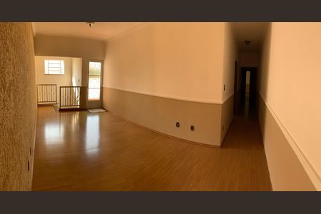 Casa para alugar com 408m², 4 quartos e 4 vagas Casa para alugar com 408m², 4 quartos e 4 vagasSala
