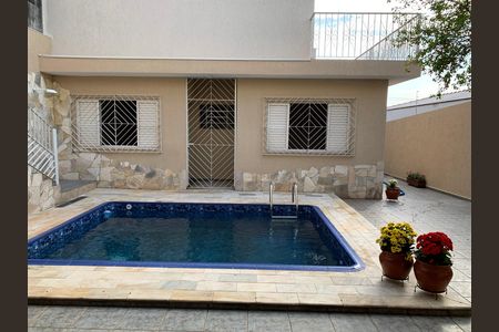 Casa para alugar com 408m², 4 quartos e 4 vagas Casa para alugar com 408m², 4 quartos e 4 vagasÁrea externa