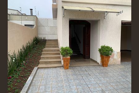 Casa para alugar com 408m², 4 quartos e 4 vagas Casa para alugar com 408m², 4 quartos e 4 vagasÁrea externa