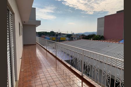 Casa para alugar com 408m², 4 quartos e 4 vagas Casa para alugar com 408m², 4 quartos e 4 vagasVaranda