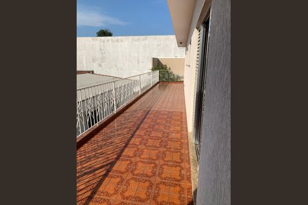 Casa para alugar com 408m², 4 quartos e 4 vagas Casa para alugar com 408m², 4 quartos e 4 vagasVaranda