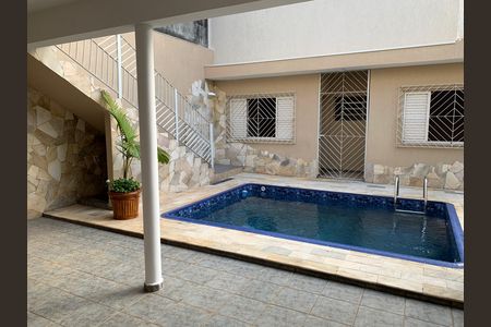 Casa para alugar com 408m², 4 quartos e 4 vagas Casa para alugar com 408m², 4 quartos e 4 vagasVista