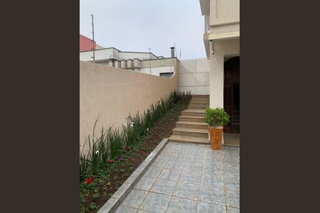 Casa para alugar com 408m², 4 quartos e 4 vagas Casa para alugar com 408m², 4 quartos e 4 vagasÁrea externa