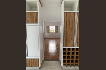 Casa para alugar com 408m², 4 quartos e 4 vagas Casa para alugar com 408m², 4 quartos e 4 vagasCozinha