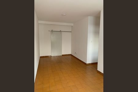 Casa para alugar com 408m², 4 quartos e 4 vagas Casa para alugar com 408m², 4 quartos e 4 vagasÁrea Comum