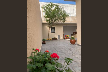 Casa para alugar com 408m², 4 quartos e 4 vagas Casa para alugar com 408m², 4 quartos e 4 vagasÁrea externa