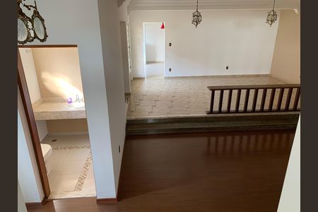 Casa para alugar com 408m², 4 quartos e 4 vagas Casa para alugar com 408m², 4 quartos e 4 vagasSala