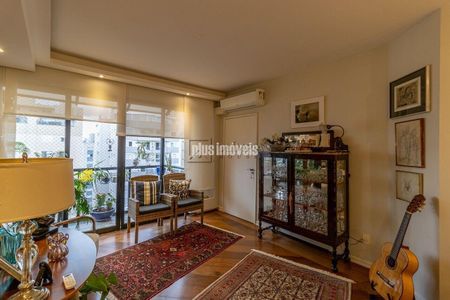 Apartamento para alugar com 116m², 2 quartos e 2 vagas