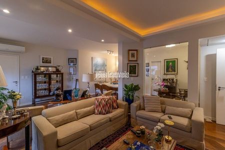 Apartamento para alugar com 116m², 2 quartos e 2 vagas