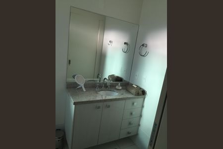 Apartamento para alugar com 120m², 3 quartos e 1 vaga Apartamento para alugar com 120m², 3 quartos e 1 vagaBanheiro