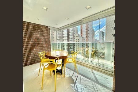 Casa à venda com 95m², 3 quartos e 2 vagas Casa à venda com 95m², 3 quartos e 2 vagasVaranda