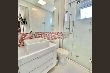 Casa à venda com 95m², 3 quartos e 2 vagas Casa à venda com 95m², 3 quartos e 2 vagasBanheiro