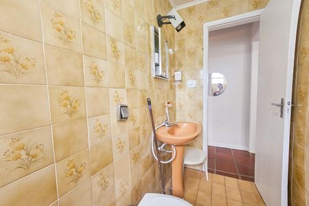 Banheiro social de apartamento para alugar com 1 quarto, 78m² em Jardim Praiano, Guarujá