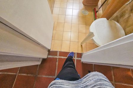 Banheiro social de apartamento para alugar com 1 quarto, 78m² em Jardim Praiano, Guarujá
