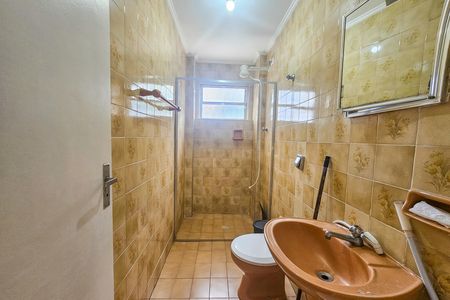 Banheiro social de apartamento para alugar com 1 quarto, 78m² em Jardim Praiano, Guarujá